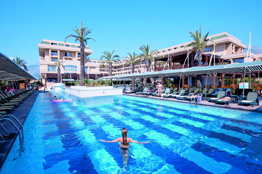 CRYSTAL DE LUXE RESORT&SPA